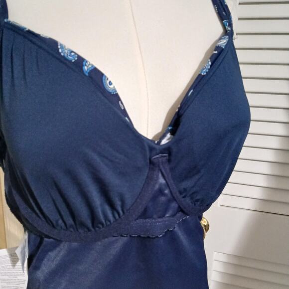 NWT Lands' End 14 Lycra xtra life swim top built in bra stay put lining navy - Picture 4 of 13